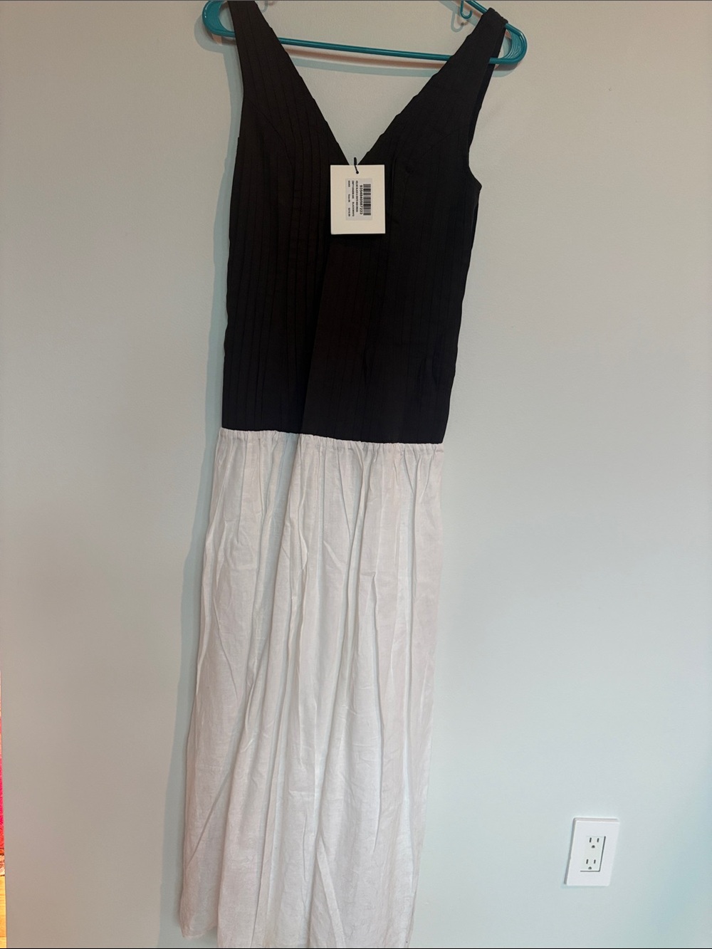 DISSH Black & White V-Neck Maxi Dress - US 2